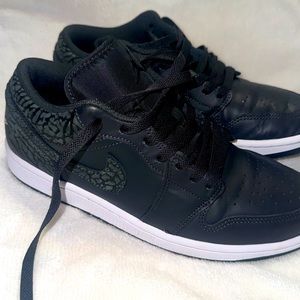 Air Jordan 1 Low SE Black Elephant